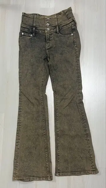 GYDA 크로스 플레어 팬츠