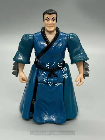 정품 뮤턴트 터틀즈 슈레더 피규어