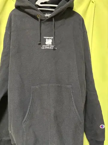 Undefeated 블랙 후드티 Champion 로고