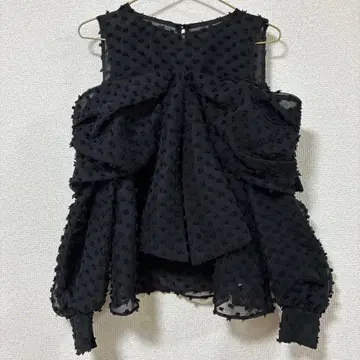 스나이델 리본 모티브 블라우스 블랙 새상품급