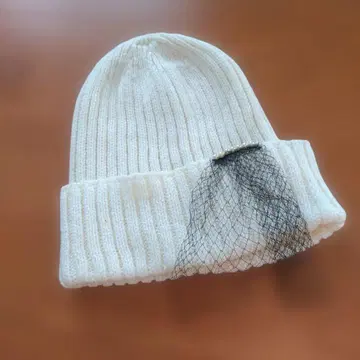 [캐세리니] 크림색 리브 니트 모자 레이스 포함