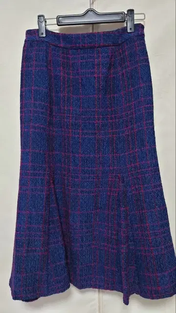 네이비 체크 머메이드 스커트 무릎 아래 기장