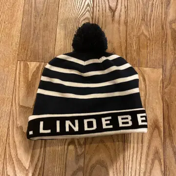 J. Lindeberg 스트라이프 니트 모자