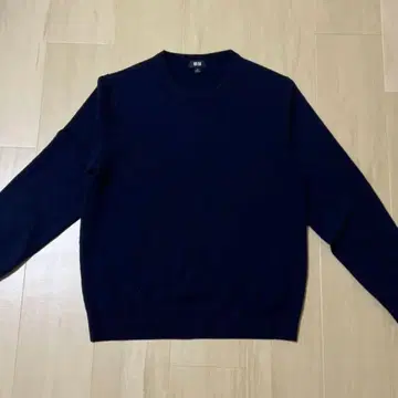 [ 하자품 ] 유니클로 캐시미어 쿨넥 스웨터 M 네이비