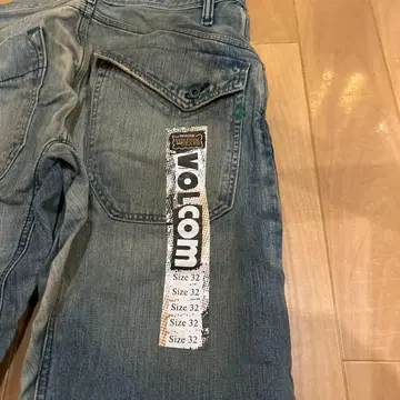 Volcom 스트레이트 데님 사이즈 32
