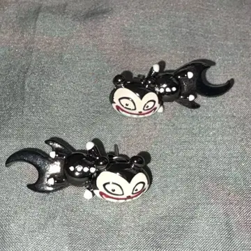 나이트메어 포어 크리스마스 뱀파이어 테디 귀걸이