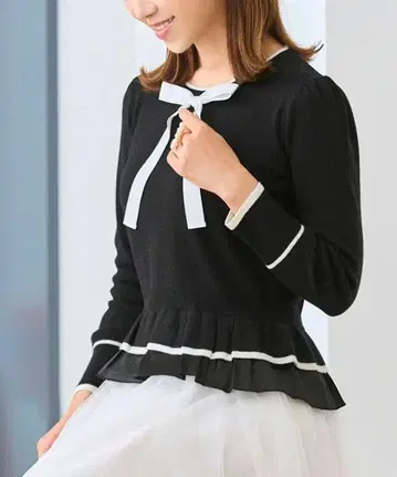 프리마셰릴 프릴 레이어드 니트 리본넥 풀오버