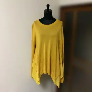 비대칭 밑단 긴팔 니트 머스타드 as know asde base