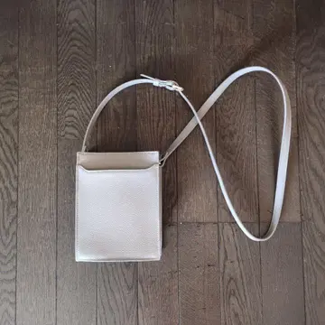 베이지 플랩 스마트폰 숄더백