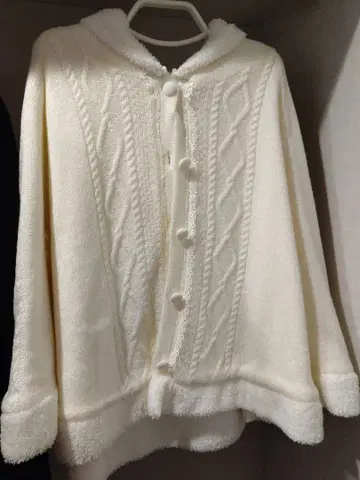 axes femme 레이스업 보아 안감 니트 판초