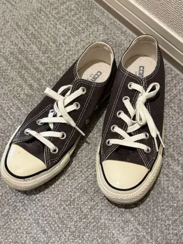 블랙 캔버스 스니커즈