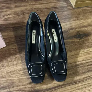 DIANA 블랙 펌프스 23cm