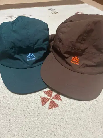 새상품 AUTUMN 모자 플랩캡 가을