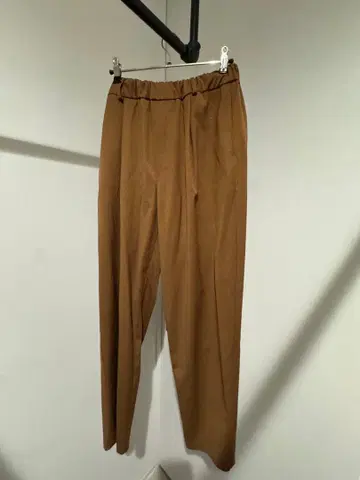 브라운 허리밴딩 슬랙스