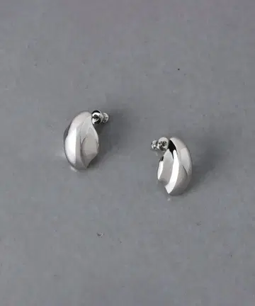 UNITED ARROWS 유나이티드 애로우즈 크루아상 귀걸이 쉐이프