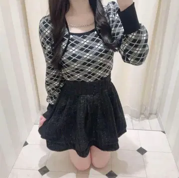 evelyn 체크 목걸이 니트 블랙