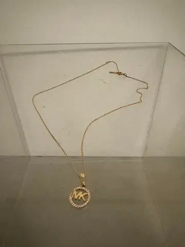 Michael Kors MK 로고 펜던트 목걸이 40-45