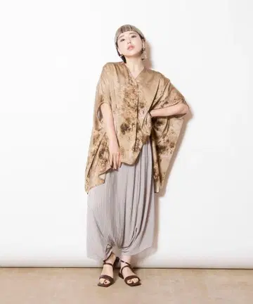 오스모시스 프린트 V넥 빅 블라우스