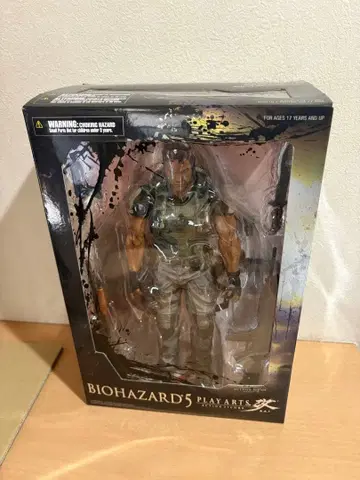 PLAY ARTSl 플레이아츠 바이오하자드 5 크리스 레드필드