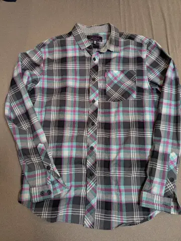 MISHKA 미시카 체크 무늬 긴팔 셔츠 M 사이즈