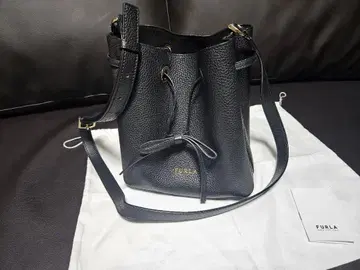 FURLA 블랙 버킷 백