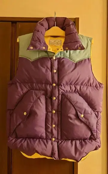 70년대 파우더혼 마운티니어링 다운 베스트