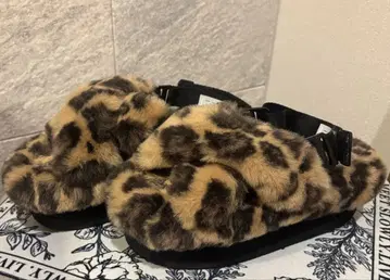 SHAKA 샤카 레오파드 무늬 퍼 샌들 23cm