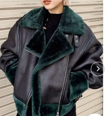 MURUA 무루아 숏 에어리 페이크 무스탕 자켓 블랙