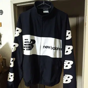 new balance 나일론 자켓 S 블랙/화이트