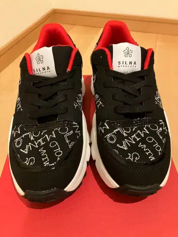SILNA 블랙/레드 스니커즈