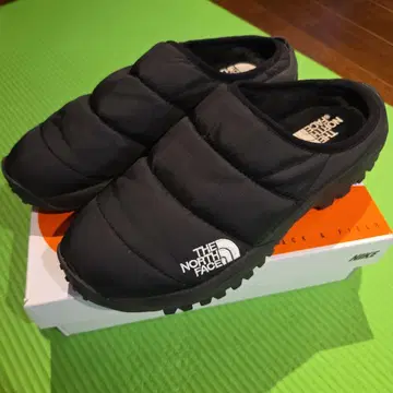 THE NORTH FACE 블랙 슬립온