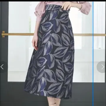 새상품 앙데팡당 리프 자카드 스커트 네이비