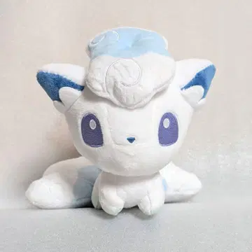 식스테일 알로라의 모습 포켓몬돌즈 봉제 인형