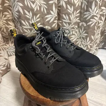 Dr. Martens REEDER 5 태국