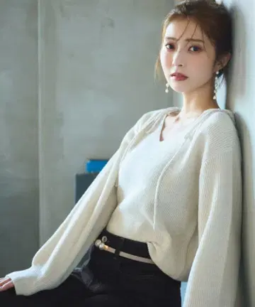 [ 새상품급 ] 프로포션 바디 드레싱*어깨 리본 라메 니트