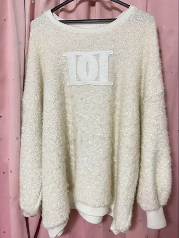 다리치 아플리케 부클레 상의 화이트