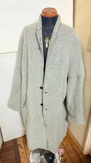 Sulvum 엄청 가볍고 따뜻한 코트 사이즈 M