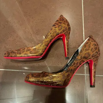 DIANA 다이애나 레오파드 무늬 하이힐 9cm