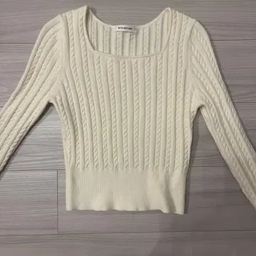 NATURAL BEAUTY BASIC 스퀘어넥 케이블 니트