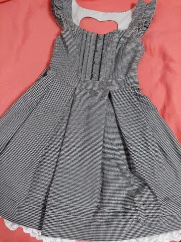 체크 무늬 슬리브리스 원피스