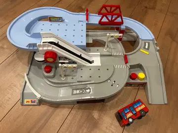 토미카 구루구루 바스타운