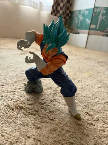 드래곤볼 초사이어인 갓 초사이어인 피규어 손오공