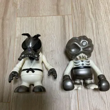 SECRET BASE ATMOS 피규어 2체 세트