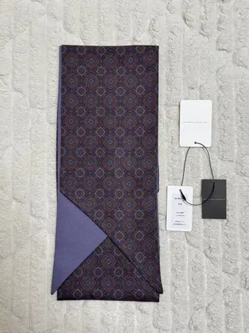 더 트릿 드레싱 신랑 스카프