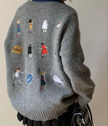 애니메이션 자수 넉넉한 니트 데미지 니트 풀오버 정가 9,790엔