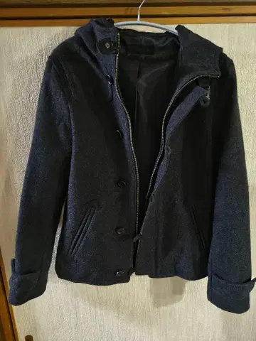 and a 다크 그레이 울 혼방 후드 부착 자켓