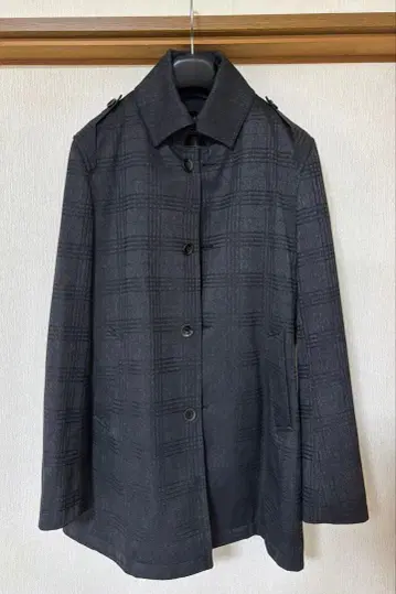 다크 그레이 체크 무늬 스텐카라 코트