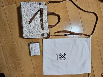 거의 미사용! MICHAEL KORS 핸드백과 지갑 세트