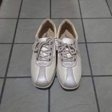 [ 새상품 ] 워킹화 TOPAZ 23cm 여성용 시니어 신발