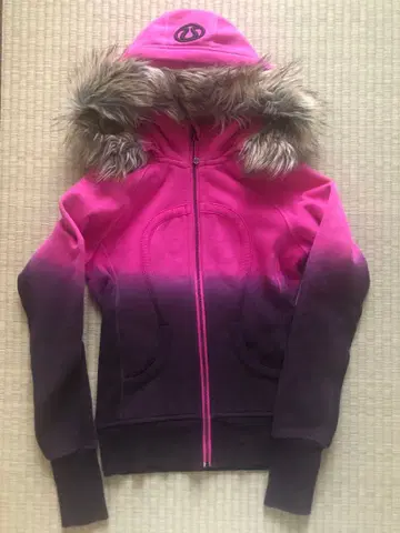 lululemon 속기모 한정품 핑크 그라데이션 퍼 2way 후디